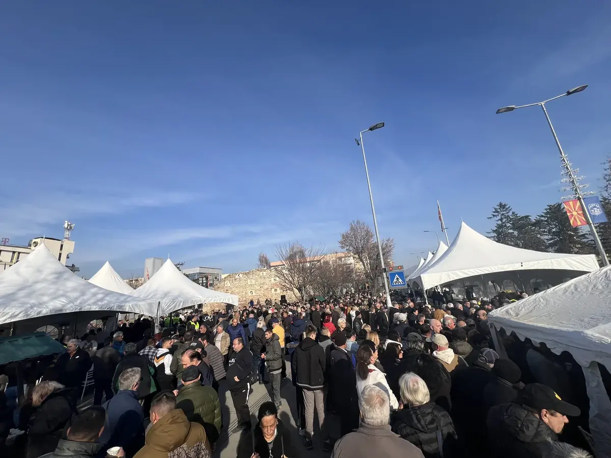 Тенди за прослава на отворено — изнајмување тенди